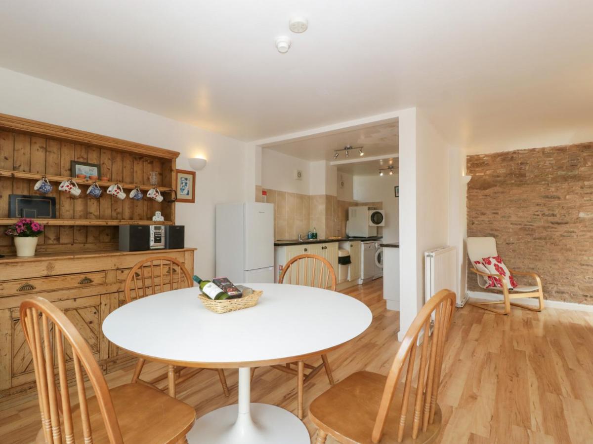 Wheelbarrow Cottage Stoke Prior  Экстерьер фото