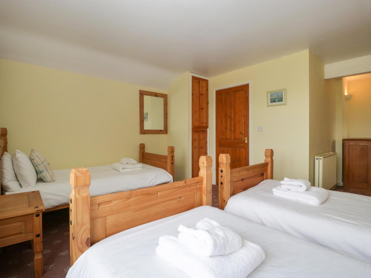 Wheelbarrow Cottage Stoke Prior  Экстерьер фото