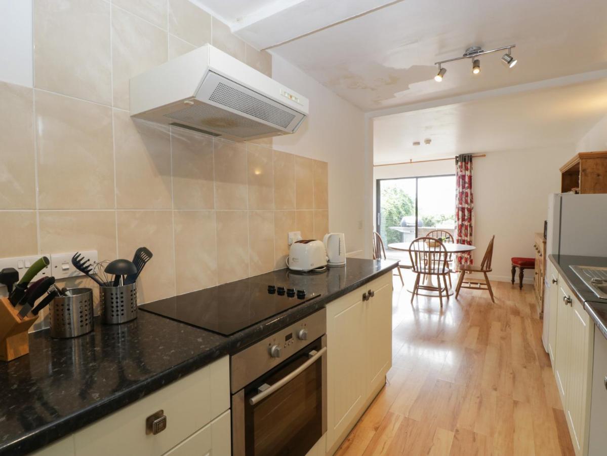 Wheelbarrow Cottage Stoke Prior  Экстерьер фото